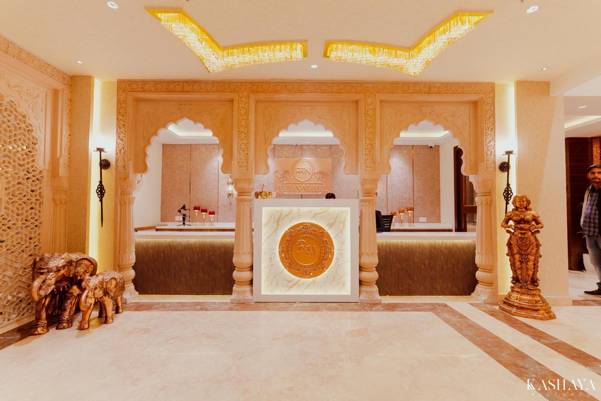 Hotel Ratan Mahal Datia Bagian luar foto