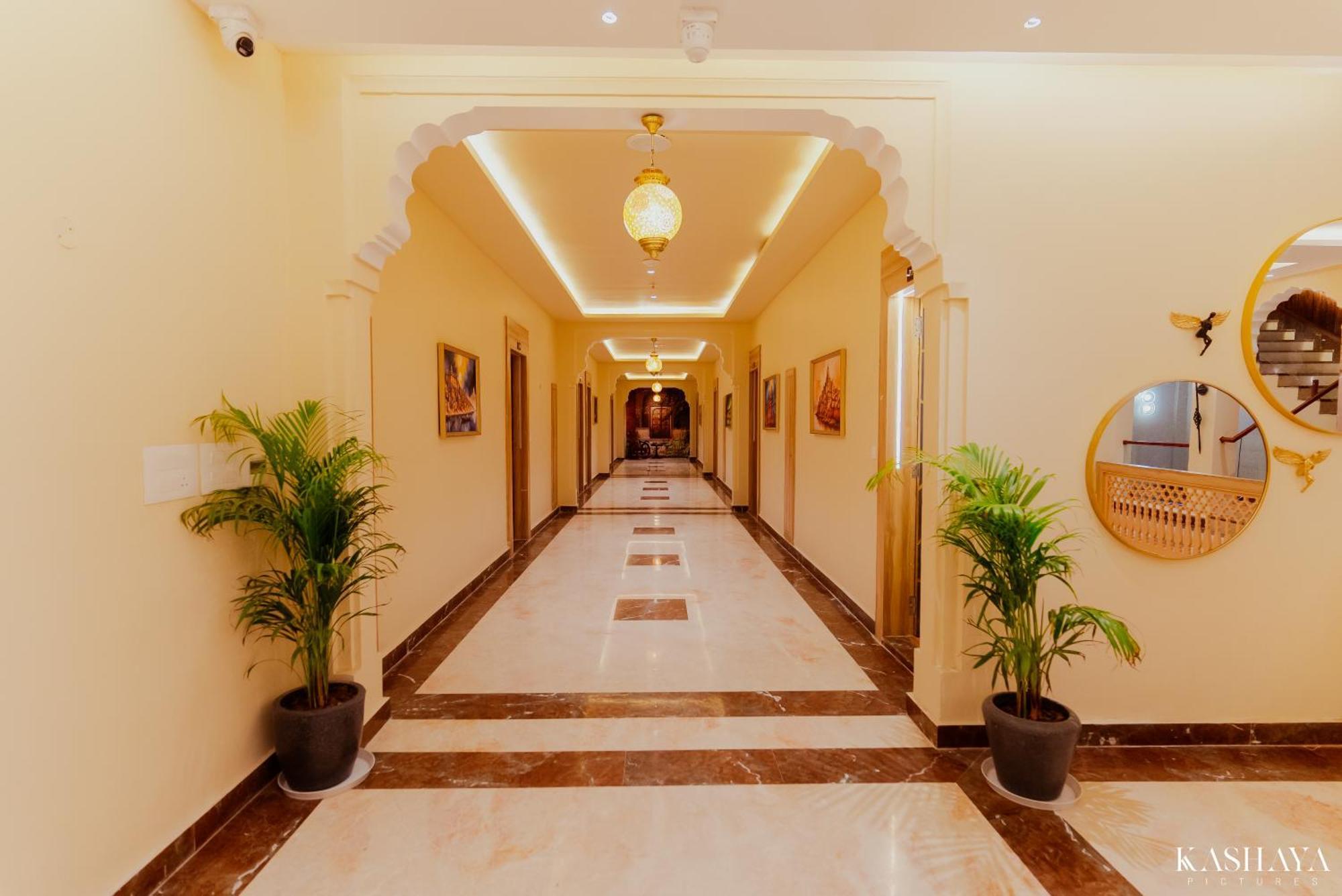 Hotel Ratan Mahal Datia Bagian luar foto